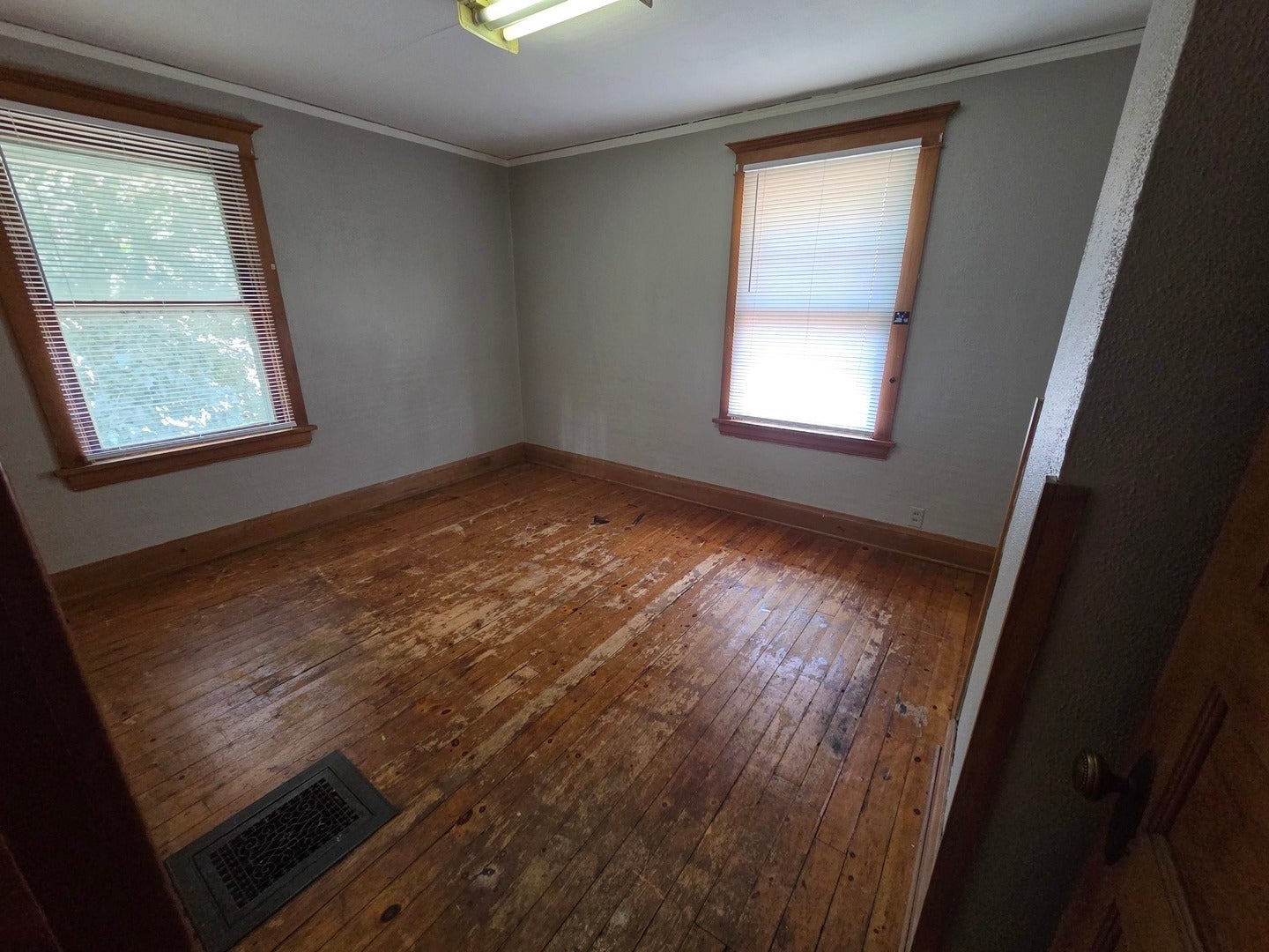 204 W Locust Street 3