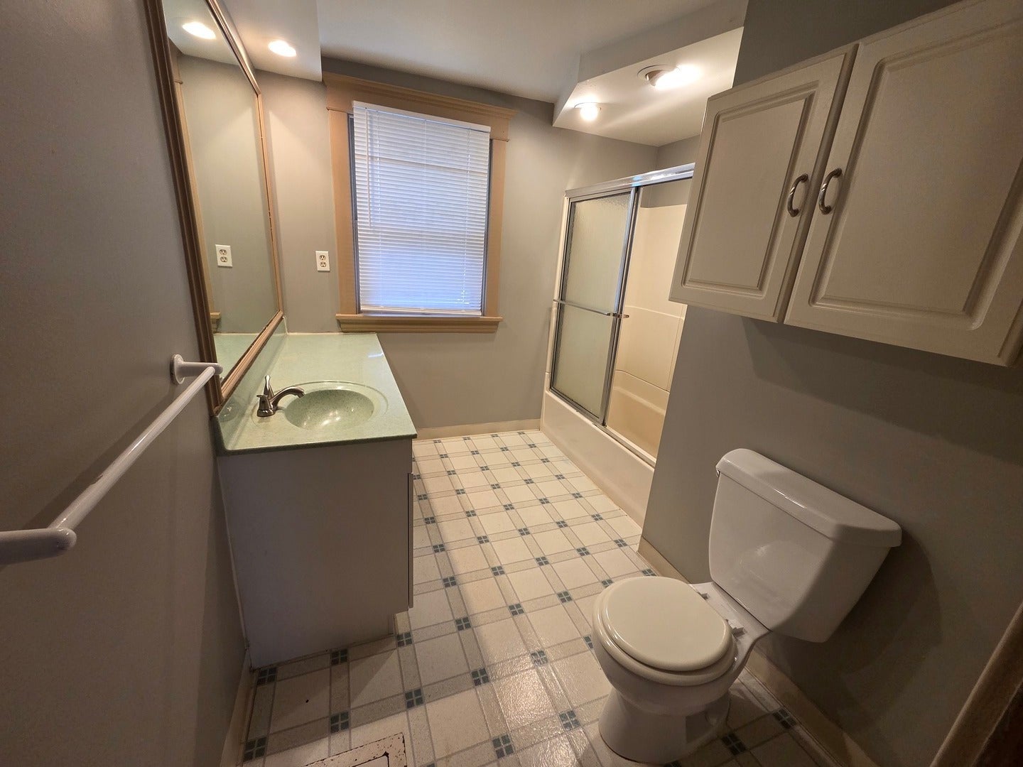204 W Locust Street 3