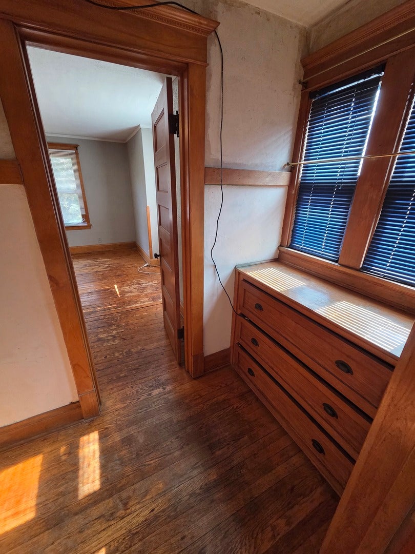 204 W Locust Street 3