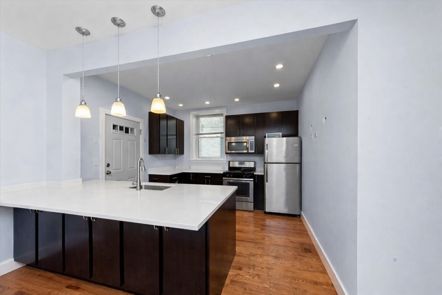 4912 N WASHTENAW Avenue 1