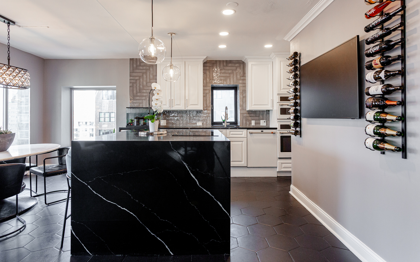 1100 N LAKE SHORE Drive 19C