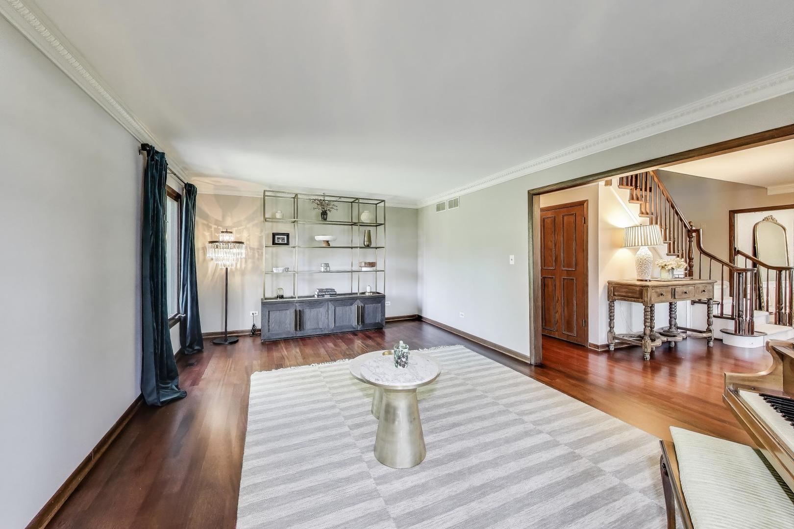 421 Creekside Court