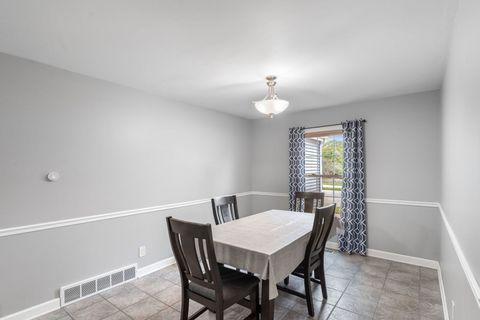 Tiny photo for 514 Brookwood Trail, McHenry, IL 60050 (MLS # 12635319)
