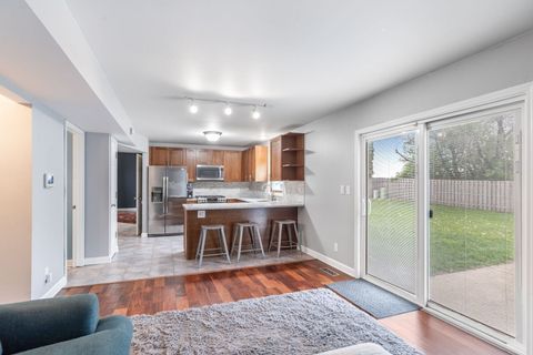 Tiny photo for 514 Brookwood Trail, McHenry, IL 60050 (MLS # 12635319)