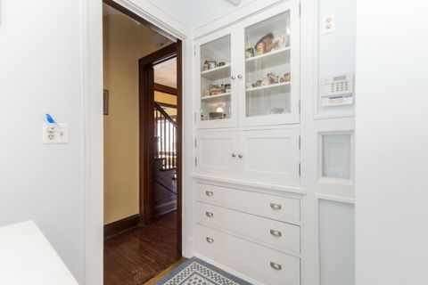 Tiny photo for 1926 E Oakland Avenue, Bloomington, IL 61701 (MLS # 12570329)