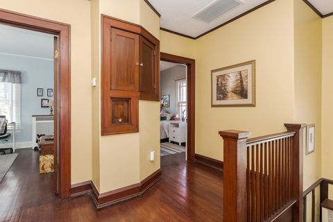 Tiny photo for 1926 E Oakland Avenue, Bloomington, IL 61701 (MLS # 12570329)