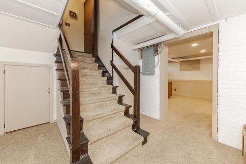 Tiny photo for 1926 E Oakland Avenue, Bloomington, IL 61701 (MLS # 12570329)