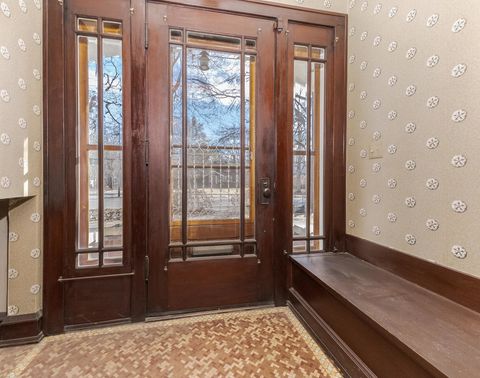 Tiny photo for 1926 E Oakland Avenue, Bloomington, IL 61701 (MLS # 12570329)