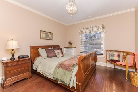 Tiny photo for 1926 E Oakland Avenue, Bloomington, IL 61701 (MLS # 12570329)