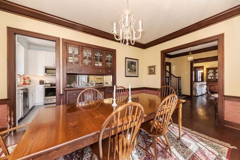 Tiny photo for 1926 E Oakland Avenue, Bloomington, IL 61701 (MLS # 12570329)