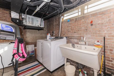 Tiny photo for 1926 E Oakland Avenue, Bloomington, IL 61701 (MLS # 12570329)