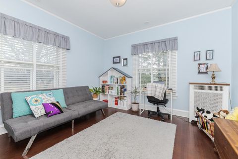 Tiny photo for 1926 E Oakland Avenue, Bloomington, IL 61701 (MLS # 12570329)