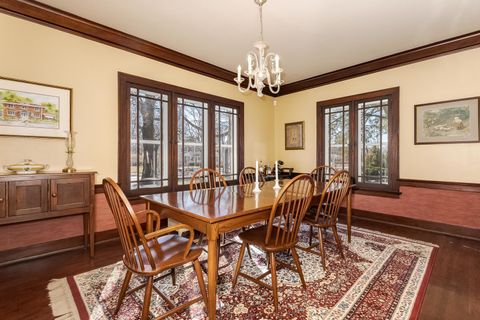 Tiny photo for 1926 E Oakland Avenue, Bloomington, IL 61701 (MLS # 12570329)