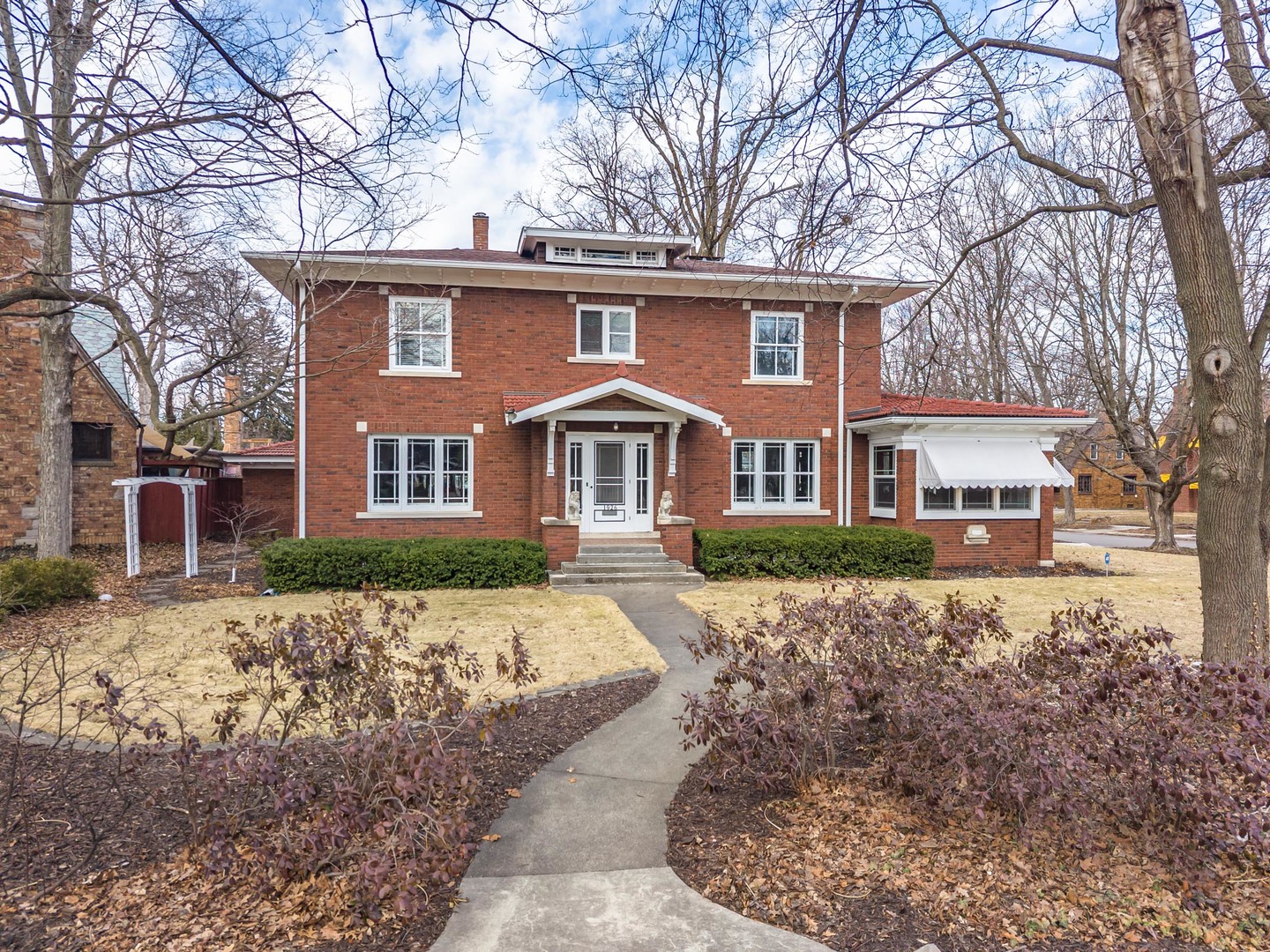 1926 E Oakland Avenue