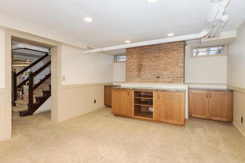 Tiny photo for 1926 E Oakland Avenue, Bloomington, IL 61701 (MLS # 12570329)