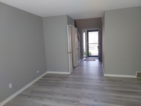 Tiny photo for 787 Oak Hill Road #467, Lake Barrington, IL 60010 (MLS # 12569120)