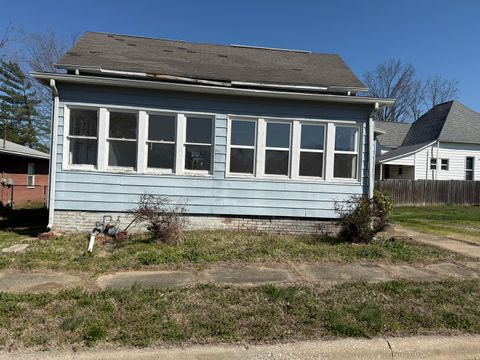 Photo of 506 W College Street, Harrisburg, IL 62946 (MLS # 12591988)