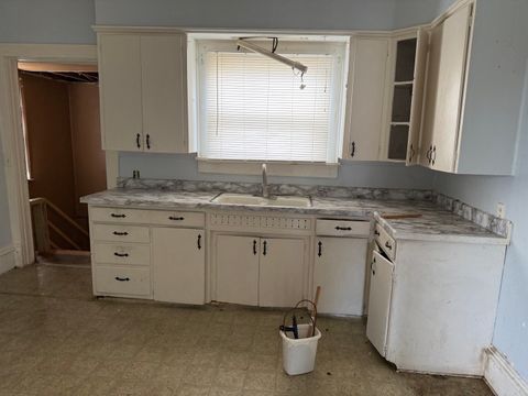 Tiny photo for 506 W College Street, Harrisburg, IL 62946 (MLS # 12591988)