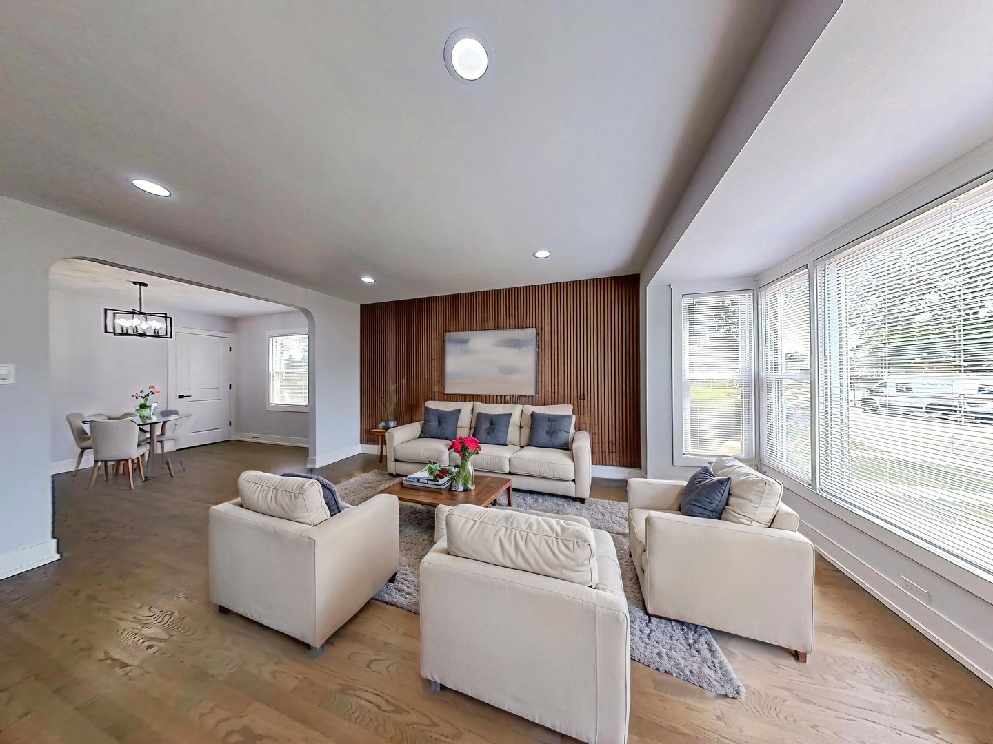 2808 W 84th Street
