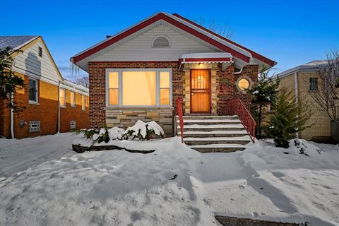 Photo of 9923 S Claremont Avenue, Chicago, IL 60643 (MLS # 12529512)