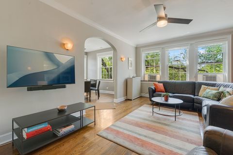 Tiny photo for 1217 Hull Terrace #3A, Evanston, IL 60202 (MLS # 12442324)