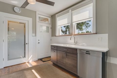 Tiny photo for 1217 Hull Terrace #3A, Evanston, IL 60202 (MLS # 12442324)