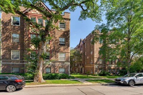 Tiny photo for 1217 Hull Terrace #3A, Evanston, IL 60202 (MLS # 12442324)