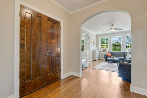 Tiny photo for 1217 Hull Terrace #3A, Evanston, IL 60202 (MLS # 12442324)