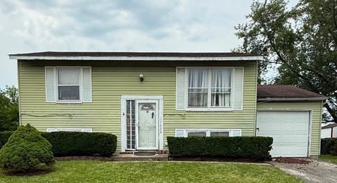 Photo of 17620 Central Park Avenue S, Country Club Hills, IL 60478 (MLS # 12728953)
