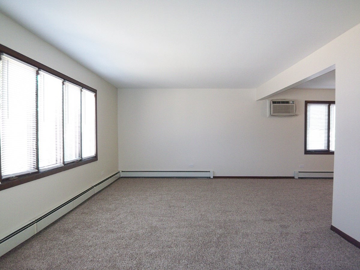 4381 Woodland Avenue 1