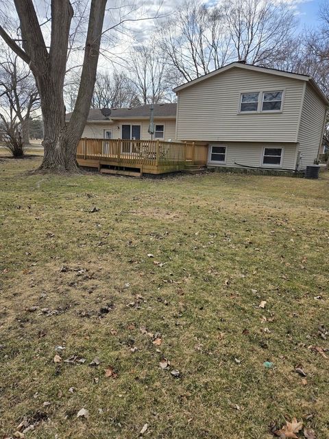 Tiny photo for 1702 Parklane Avenue, McHenry, IL 60050 (MLS # 12572918)
