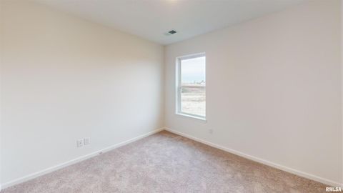 Tiny photo for 5940 BUTTERFIELD Drive, Bettendorf, IA 52722 (MLS # QC4268525)