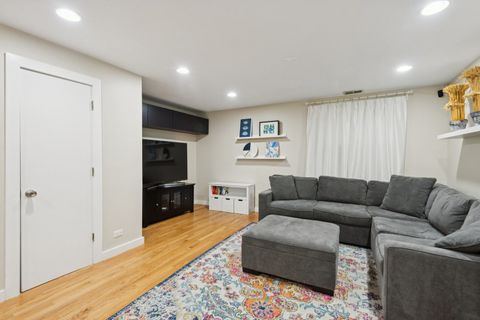 Tiny photo for 3315 N Racine Avenue #D, Chicago, IL 60657 (MLS # 12618603)