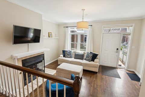 Tiny photo for 3315 N Racine Avenue #D, Chicago, IL 60657 (MLS # 12618603)