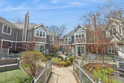 Tiny photo for 3315 N Racine Avenue #D, Chicago, IL 60657 (MLS # 12618603)