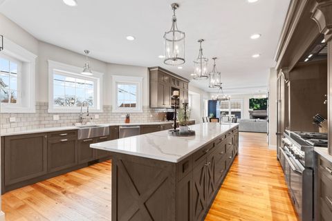 Tiny photo for 205 W Cook Avenue, Libertyville, IL 60048 (MLS # 12634943)