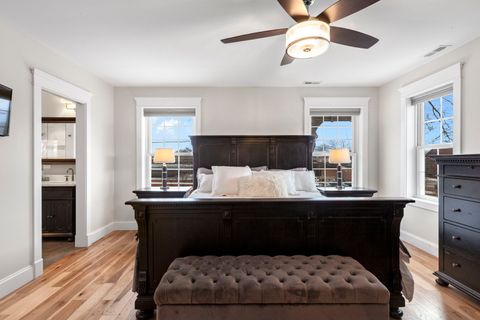 Tiny photo for 205 W Cook Avenue, Libertyville, IL 60048 (MLS # 12634943)