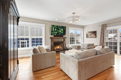 Tiny photo for 205 W Cook Avenue, Libertyville, IL 60048 (MLS # 12634943)