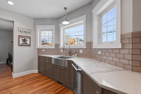 Tiny photo for 205 W Cook Avenue, Libertyville, IL 60048 (MLS # 12634943)