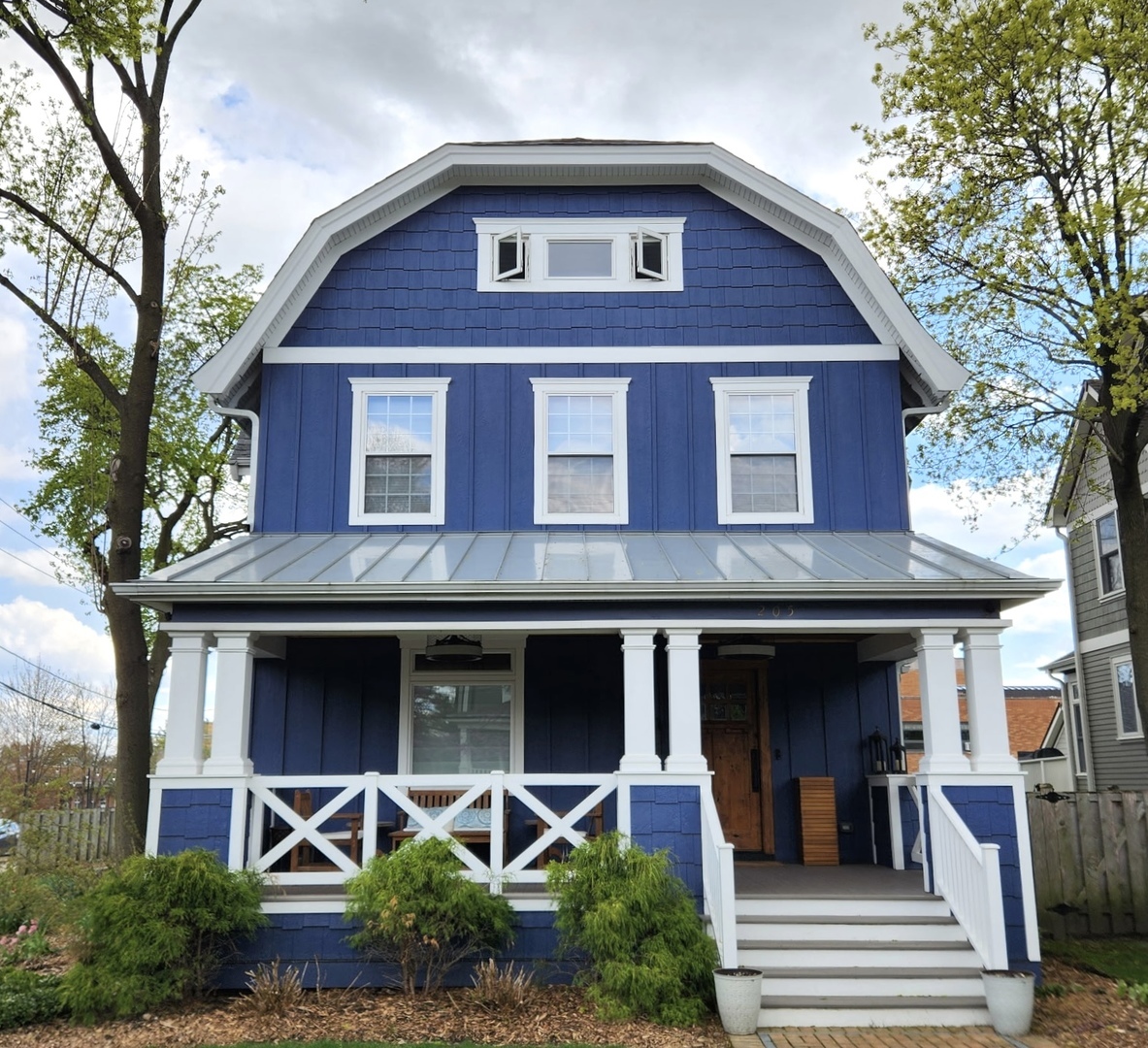 205 W Cook Avenue
