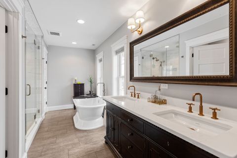 Tiny photo for 205 W Cook Avenue, Libertyville, IL 60048 (MLS # 12634943)