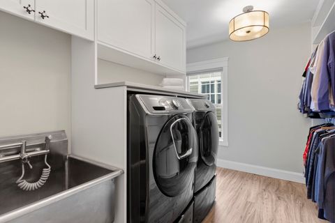 Tiny photo for 205 W Cook Avenue, Libertyville, IL 60048 (MLS # 12634943)