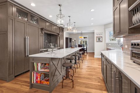 Tiny photo for 205 W Cook Avenue, Libertyville, IL 60048 (MLS # 12634943)