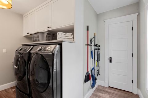 Tiny photo for 205 W Cook Avenue, Libertyville, IL 60048 (MLS # 12634943)