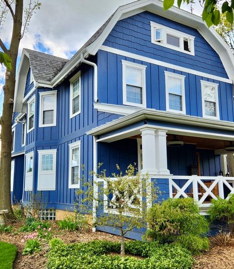 Tiny photo for 205 W Cook Avenue, Libertyville, IL 60048 (MLS # 12634943)