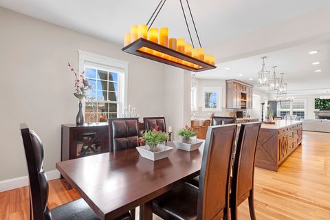 Tiny photo for 205 W Cook Avenue, Libertyville, IL 60048 (MLS # 12634943)