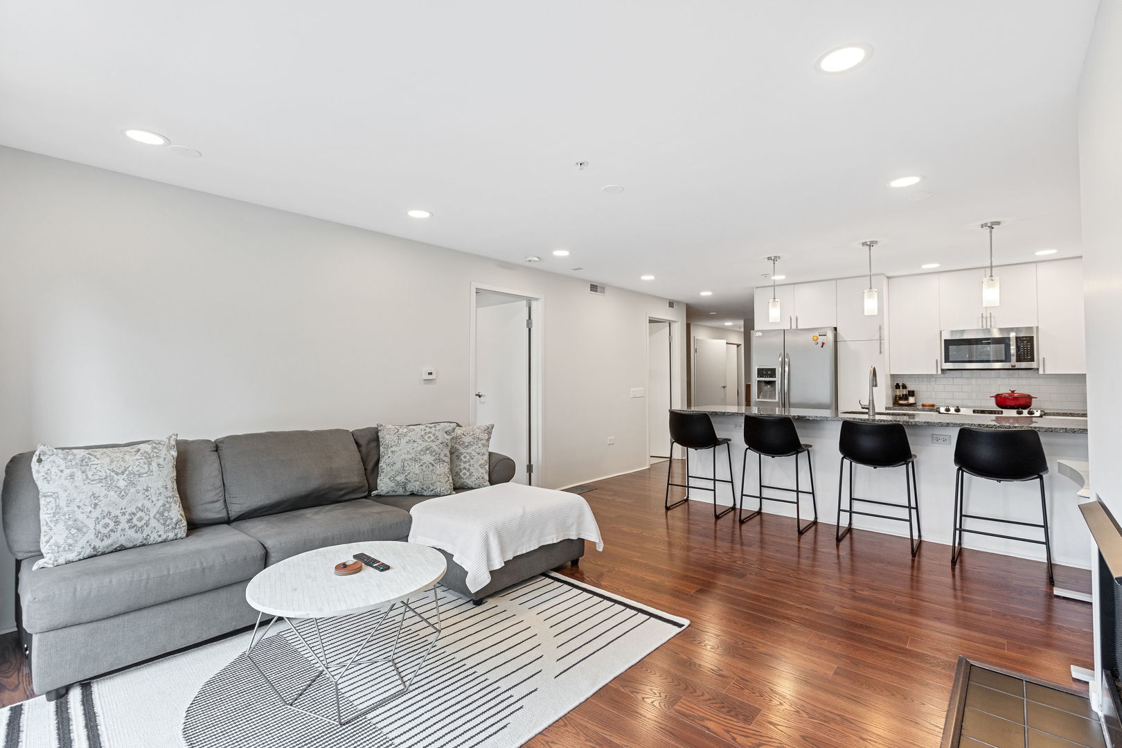 1800 Dewes Street 201