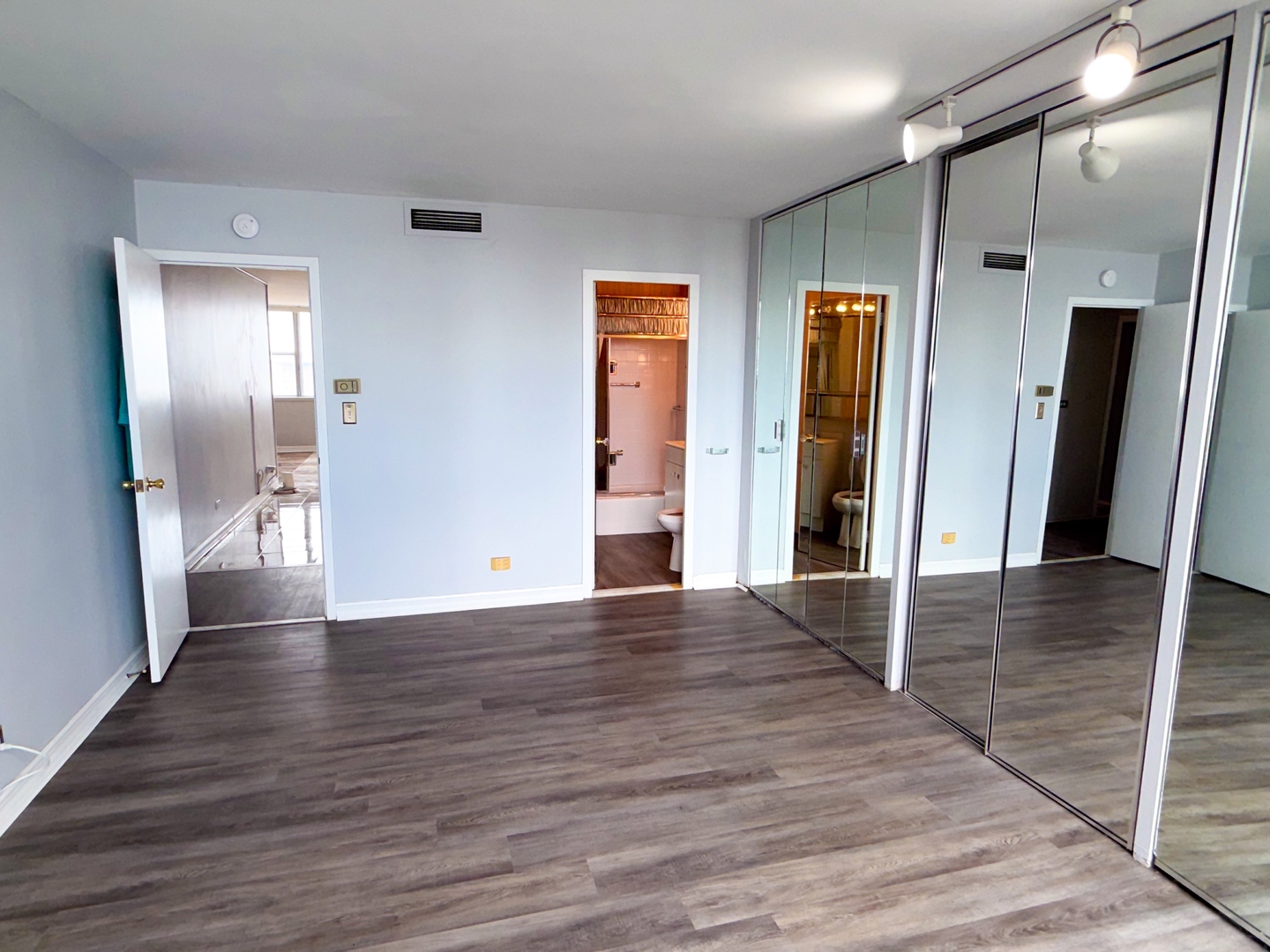 6301 N Sheridan Road 24E