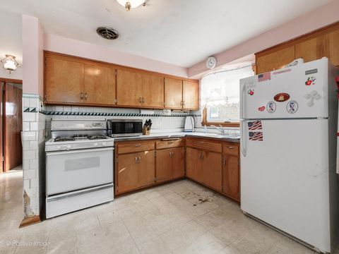 Tiny photo for 6031 S Moody Avenue, Chicago, IL 60638 (MLS # 12555683)