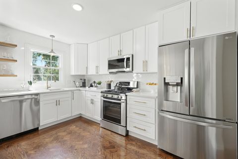 Tiny photo for 10 W 12TH Avenue, Naperville, IL 60563 (MLS # 12459693)